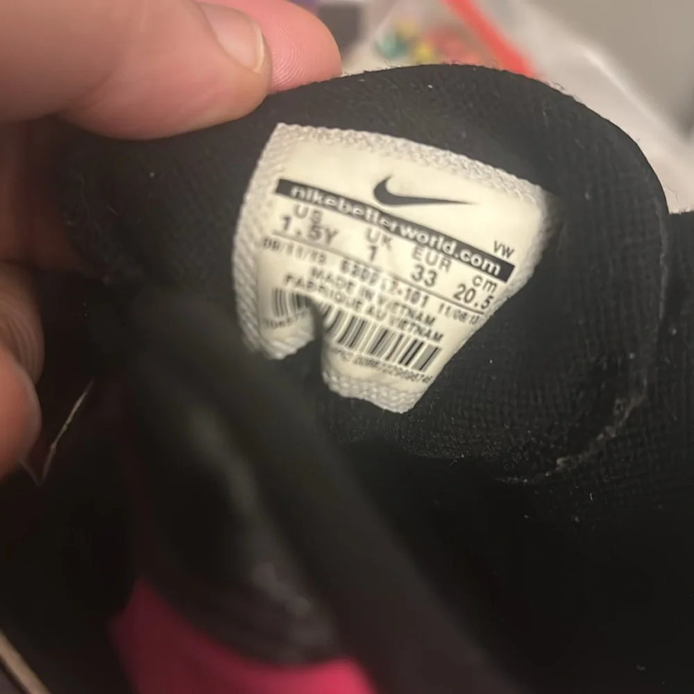 Nike youth girl athletic ankle support tennis shoes.size 1.5Y color pink/black.